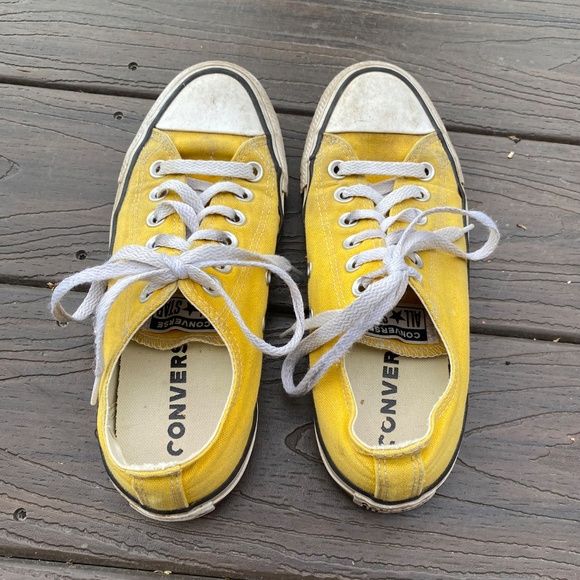 Converse Chuck Taylor All Star Unisex Yellow Low Top Shoes  - Size 4.5M/6.5W - Picture 2 of 3